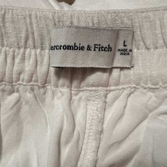 Abercrombie & Fitch white linen blend pull on shorts - Picture 6 of 8